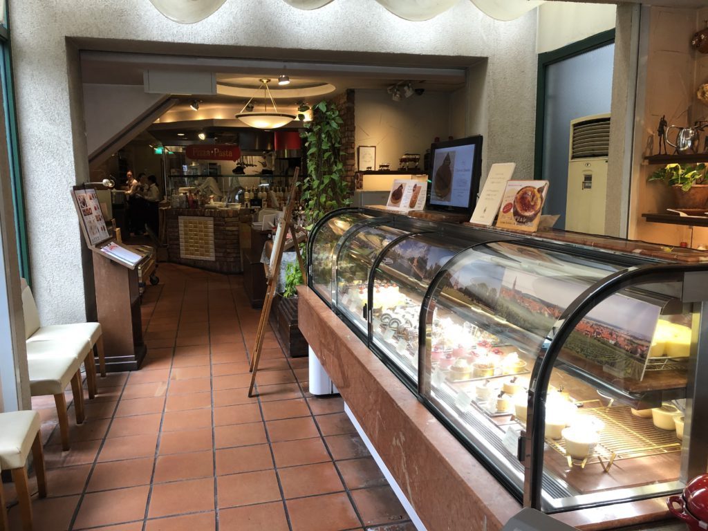 キャピタル東洋亭 店内
