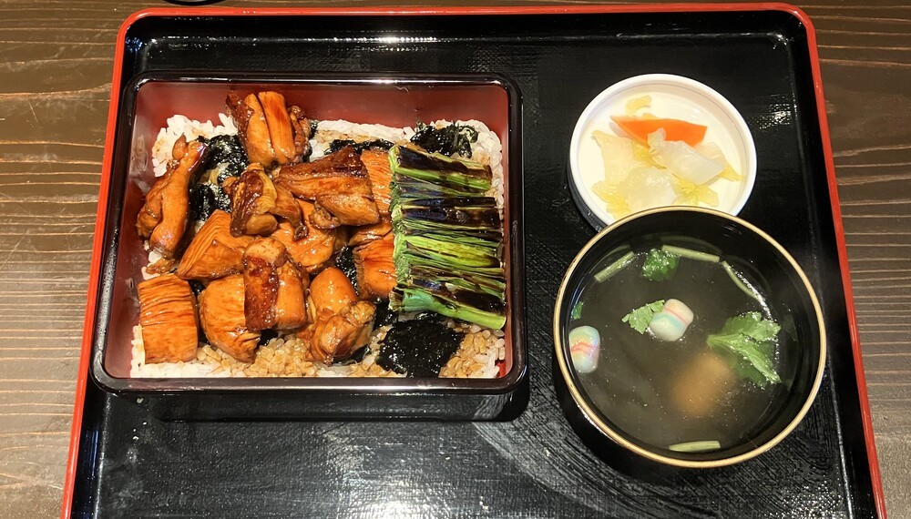 【京都グルメ】落ち着いた空間で鶏料理を楽しめる「いぶし鳥 一香」に行ってみた｜中京区