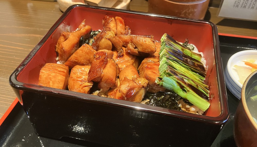 【京都グルメ】落ち着いた空間で鶏料理を楽しめる「いぶし鳥 一香」に行ってみた｜中京区