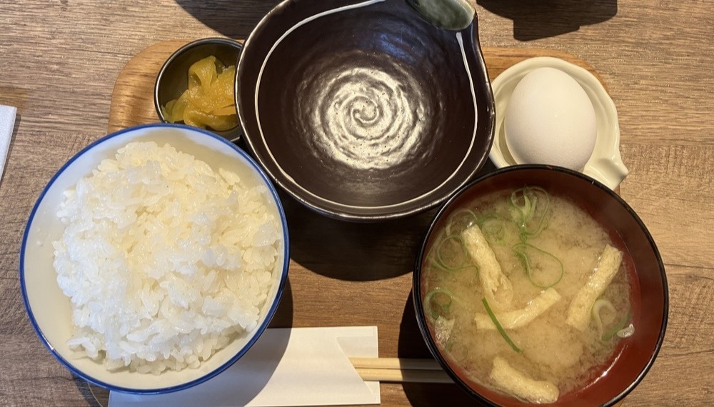 【京都グルメ】気軽に本格すき焼きを味わえる「大衆すき焼き 北斗 四条烏丸店」へ行ってきた｜中京区