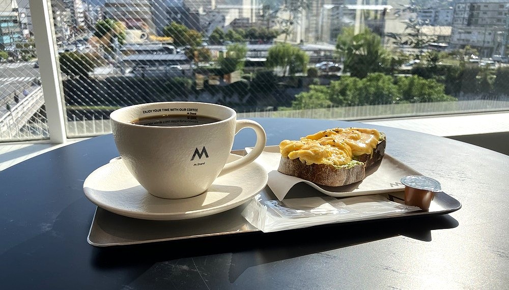 【京都・中京区】M Stand Coffee 三条鴨川店｜鴨川が眺められる開放感が人気のカフェ【京都グルメ】