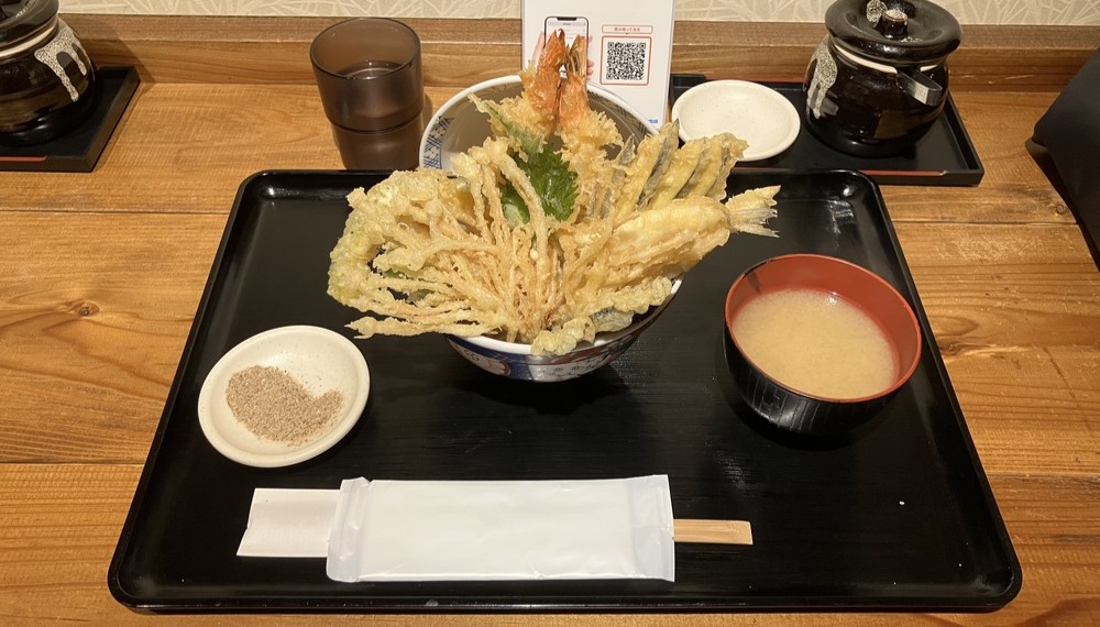 【京都・下京区】京都海老天丼 徳｜海老天2本入りの定番天丼を実食【京都グルメ】