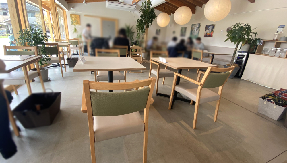 【京都・南区】The Paddock Cafe｜馬好き必見！公園内の広々カフェ【京都グルメ】