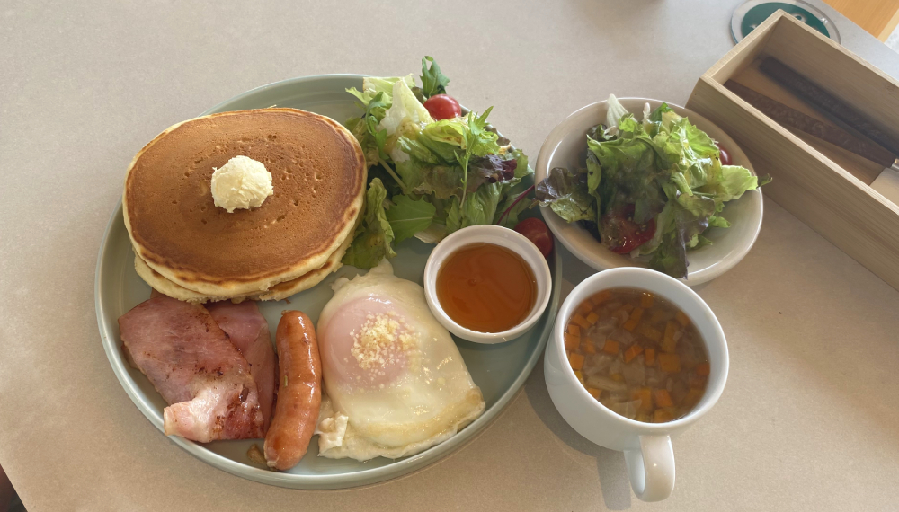 【京都・南区】The Paddock Cafe｜馬好き必見！公園内の広々カフェ【京都グルメ】