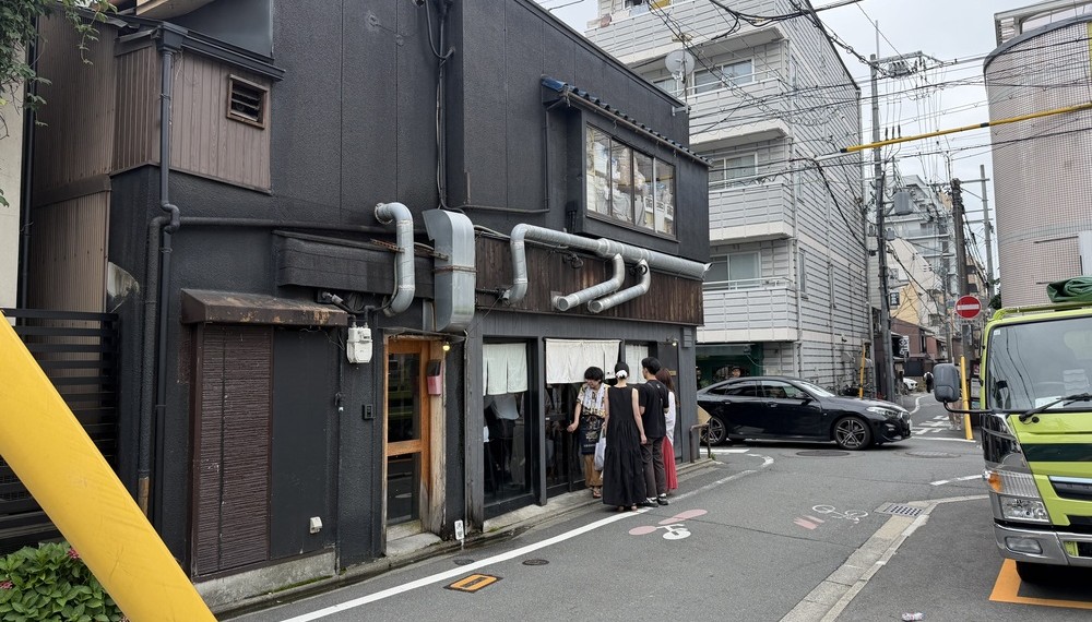 INDIA GATEの店舗外観と入口