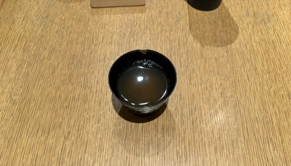 季節の野菜プレートに付く野菜だしのスープ